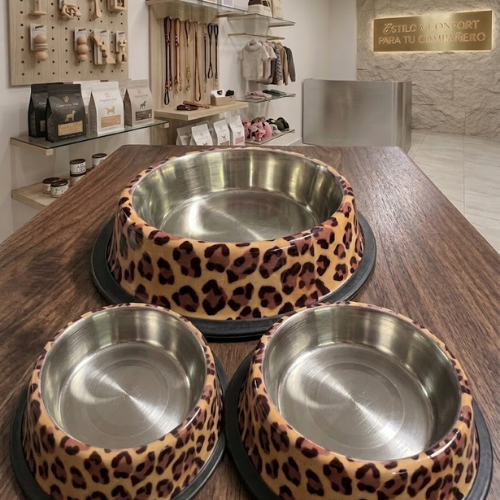 Alternative view of Comedero Animal Print